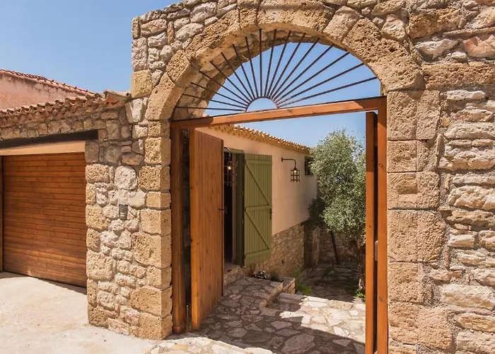 Old Town With Amazing Sea View Kyparissia