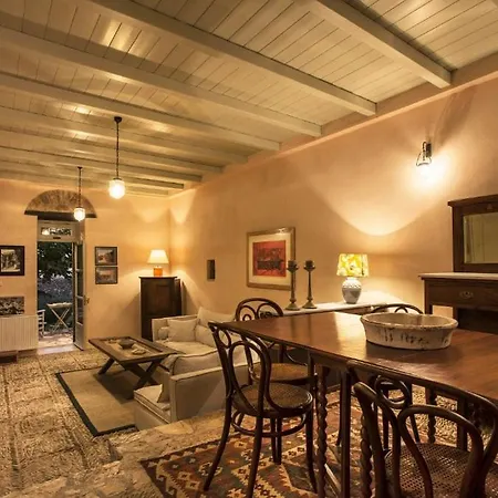 Dom wakacyjny Old Town With Amazing Sea View Kyparissia